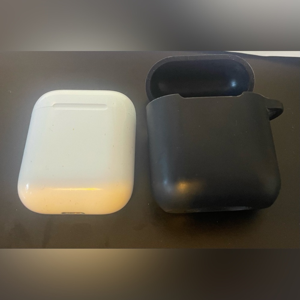 AirPods charger & case